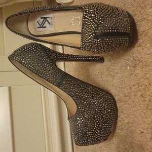 Black Rhinestone Pumps. Size 6 Condition excellent 👌 Worn maybe 3 times.